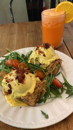 Eggs, pulled pork and hollandaise   at Frutas Prohibidas in Madrid