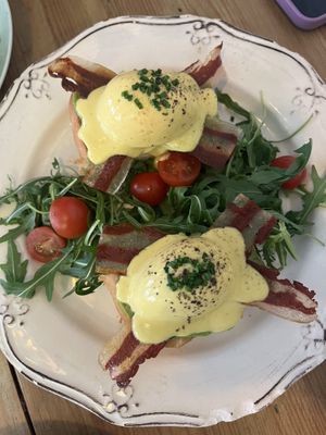 Wevos Benedict clásico  at Frutas Prohibidas in Madrid