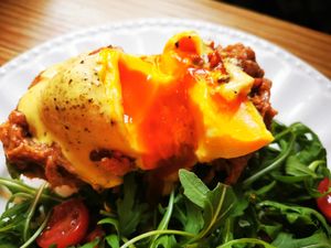 Open egg at Frutas Prohibidas in Madrid