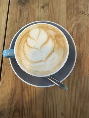 Latte w oat milk  at Frutas Prohibidas in Madrid