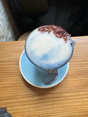 Blue latte  at Frutas Prohibidas in Madrid