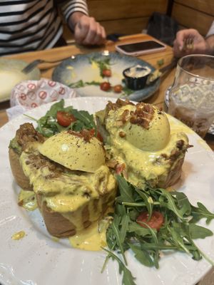 pulled pork eggs  at Frutas Prohibidas in Madrid