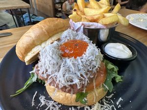 Burger de trufa  at Frutas Prohibidas in Madrid