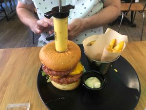 Burger Vegaina at Frutas Prohibidas in Madrid