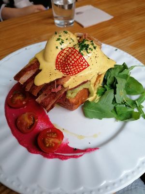 Genesis eggs Benedict at Frutas Prohibidas in Madrid