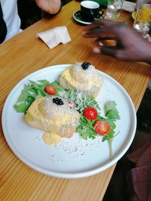 Promised Land eggs Benedict at Frutas Prohibidas in Madrid