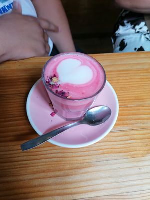 Pink Latte (beetroot) at Frutas Prohibidas in Madrid