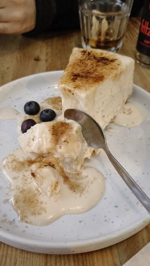 Tarta de queso y creme brulé, la mejor at Frutas Prohibidas in Madrid