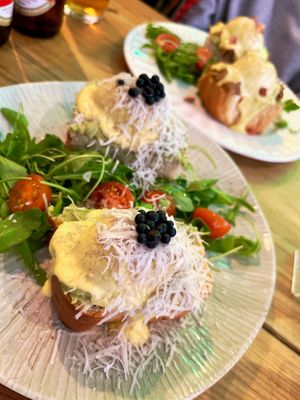 "Huevos" Benedict de la tierra prometida at Frutas Prohibidas in Madrid