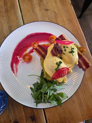 Benedict eggs at Frutas Prohibidas in Madrid