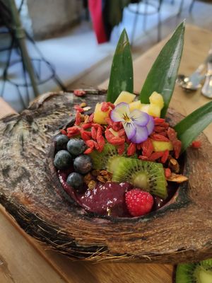 açai bol at Frutas Prohibidas in Madrid