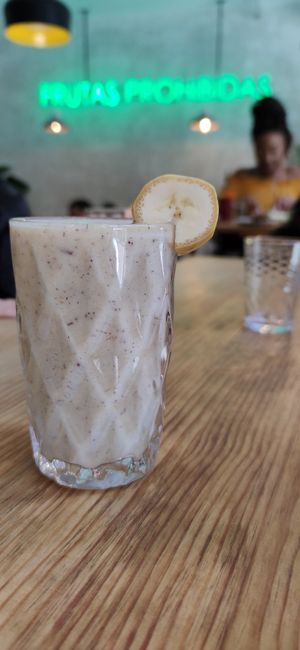 Felicidad smoothie at Frutas Prohibidas in Madrid