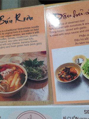 The daily rice and noodle dishes at Nâunâu in Ho Chi Minh City