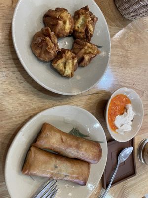 Wontons and spring rolls  at Nâunâu in Ho Chi Minh City