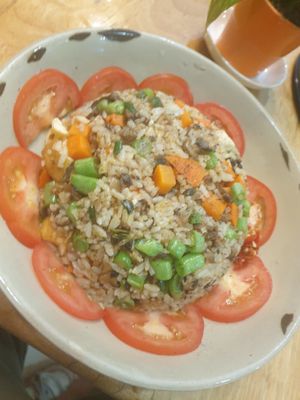 Fired rice-  7.5/10 everything goes well just could be more flavourful at Nâunâu in Ho Chi Minh City