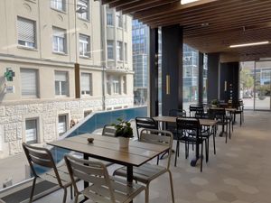 Overflow seating at Dean & David in St Gallen