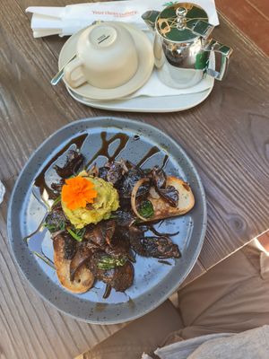 Wilson's vegan special. Presentation 5 out of 5. And it was so divine ✨️ 😍 at Absolute Cravings in Annandale