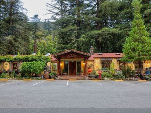 Fernwood Bar and Grill at Fernwood Bar & Grill in Big Sur