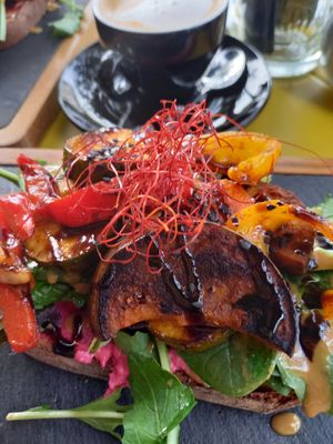 Mediterranes Brot at Café Gretchen in Cologne