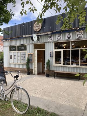 Outsidee  at Menta (Cafe de especialidad & Dulcería Vegana) in Puerto Natales