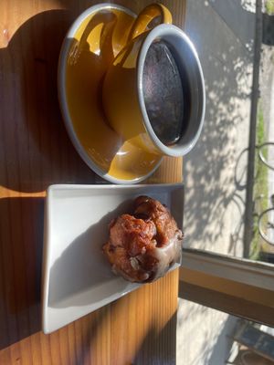 Apple fritter and aero press   at Menta (Cafe de especialidad & Dulcería Vegana) in Puerto Natales