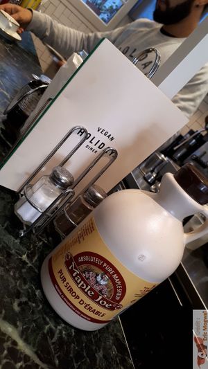 bar at Holiday Vegan Diner in Paris