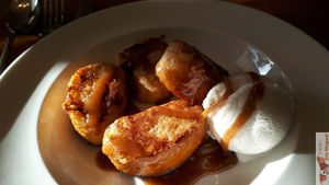 "Pain perdu" with ice cream coco vanilla at Holiday Vegan Diner in Paris