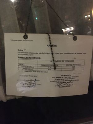 Notice in French at Holiday Vegan Diner in Paris