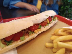 Vuna sandwich at No Ponto in Nazare