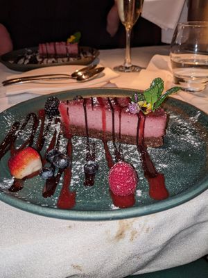 Vegan cashew nut cheesecake at Fellinis in Ambleside