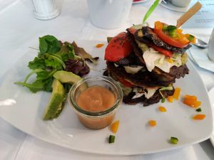 Rodeo Drive Hash Browns with veggies at California Bean in Munich
