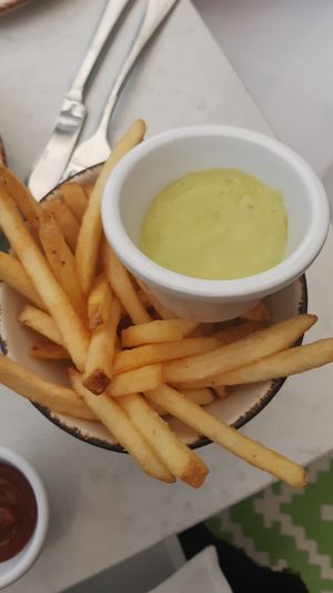 Fries with tarragon mayo at Glas Restaurant in Dublin