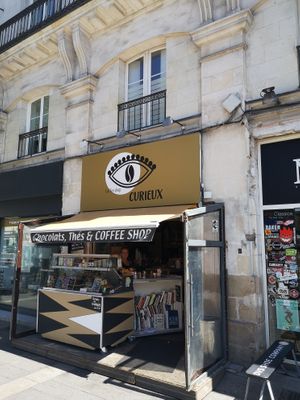 Outside at Curieux Coffeeshop in Nantes