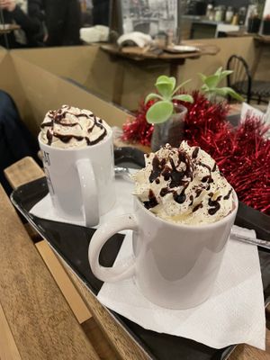   at Curieux Coffeeshop in Nantes