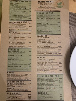 I had  their fresh spring roll, quesadilla and scallop. Had to re-order the scallop and spring roll (super good!) at iVegan in Makati