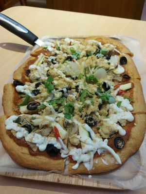 Pizza at iVegan in Makati