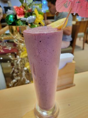 Berry shake at iVegan in Makati