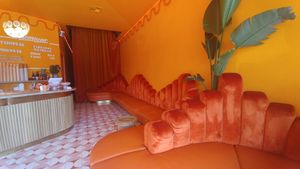 Decor at Kenny Lover in Thornbury