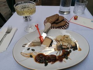 Cheese plate at Pepper & Ginny - Vegane Veinkost in Vienna