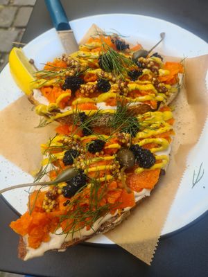 Carrot Lox on toast at Pepper & Ginny - Vegane Veinkost in Vienna