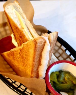triple grilled cheese at Pepper & Ginny - Vegane Veinkost in Vienna