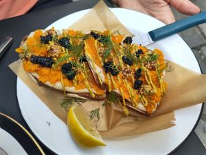 Carrot lox at Pepper & Ginny - Vegane Veinkost in Vienna