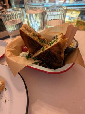 Grilled cheese at Pepper & Ginny - Vegane Veinkost in Vienna