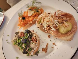 Sandwich trio - so good! at Pepper & Ginny - Vegane Veinkost in Vienna