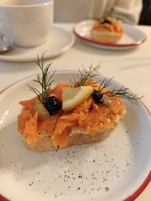 Carrot Lox Blini at Pepper & Ginny - Vegane Veinkost in Vienna
