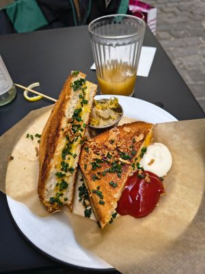 3 Vegan Cheese toast at Pepper & Ginny - Vegane Veinkost in Vienna