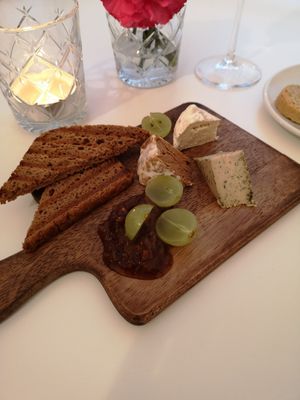 Vegan cheese at Pepper & Ginny - Vegane Veinkost in Vienna
