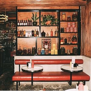 Bar at Dallas Burger Joint in Lisbon