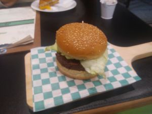 "Amazonik" ( acho que esse é o nome) Burger com fibra de caju e açaí at Doppel Brügger in Rio De Janeiro