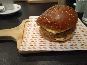 Hamburguesa cheddar vegmelt at Doppel Brügger in Rio De Janeiro